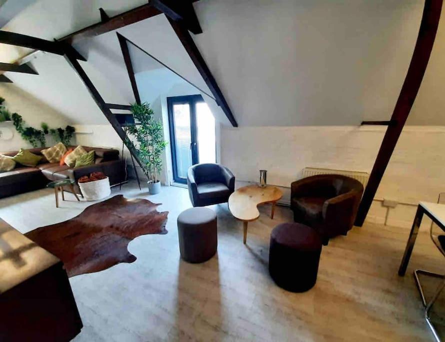 Lovely 1-Bedroom Serviced Apartment In Deal, Kent Esterno foto
